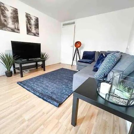 Spacious Two Bedroom Flat London Bagian luar foto