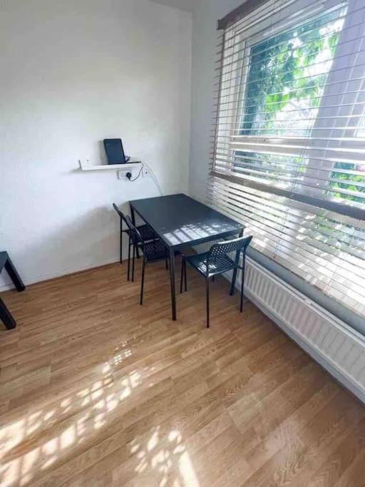 Spacious Two Bedroom Flat London Bagian luar foto